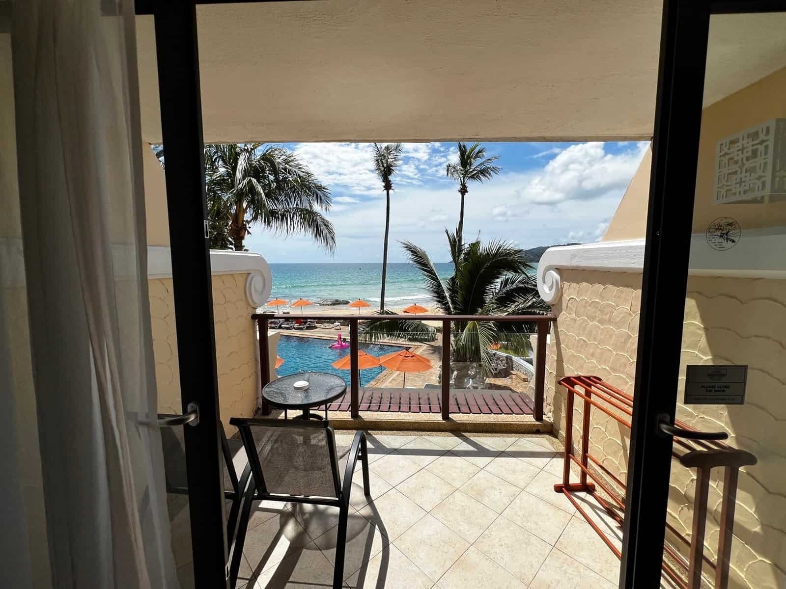 Balkon Deluxe Seaview Room – Beyond Karon Resort