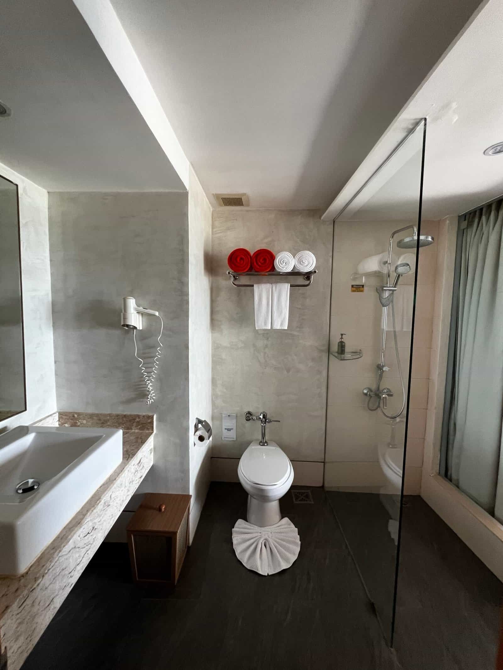 Badezimmer Dusche – Beyond Karon Resort