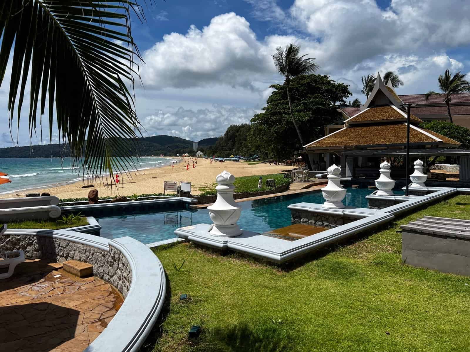 Pool Strand Meerblick – Beyond Karon Resort