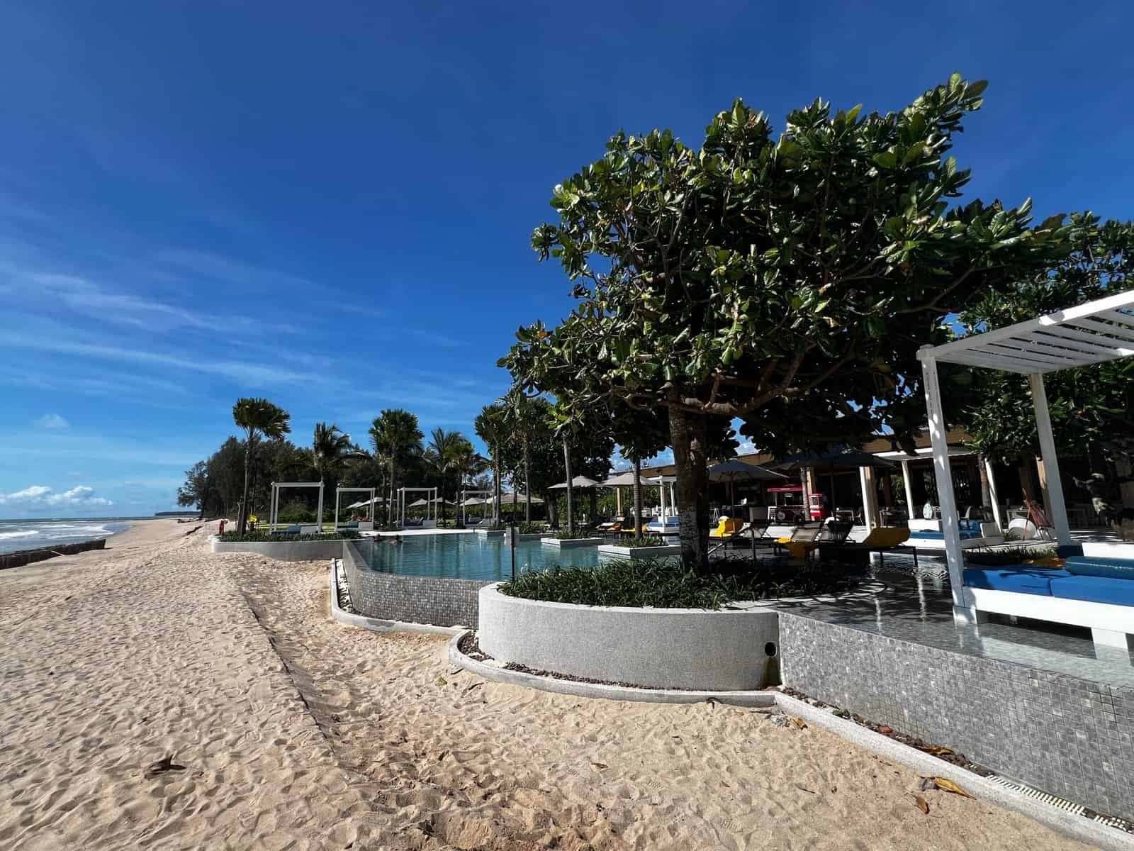 Pullman Khao Lak Resort – Strandbereich