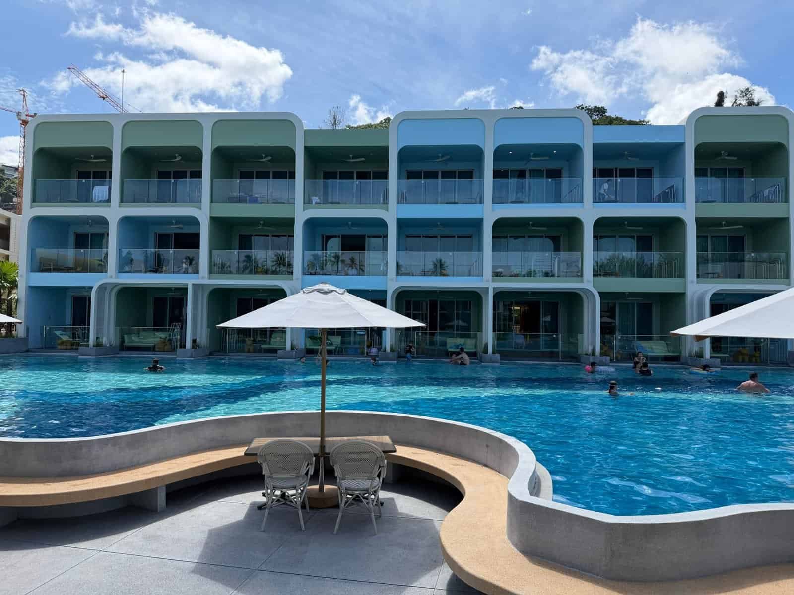 Poolbereich Vhari Wing – Katathani Phuket