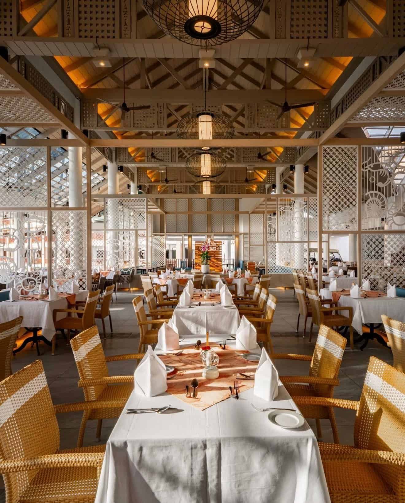 Eines der 12 Restaurants im Katathani Phuket