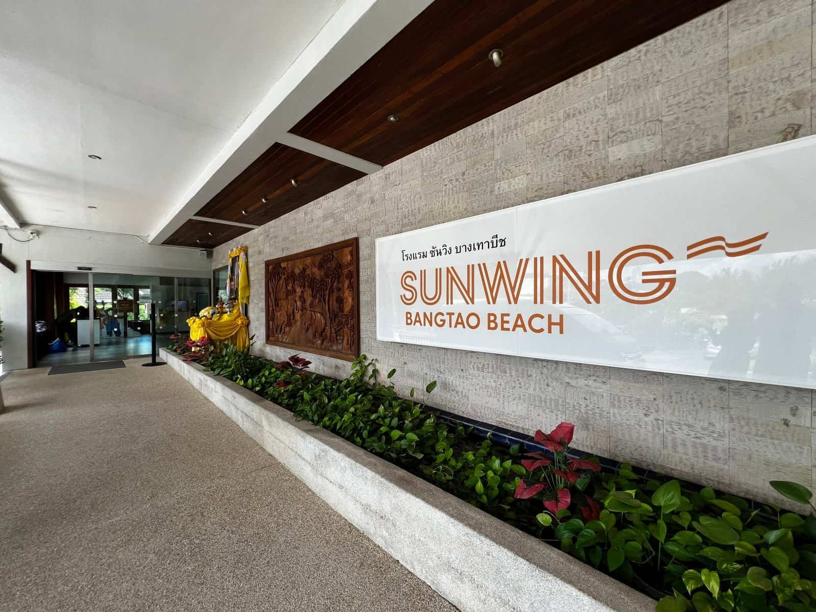 Eingang Sunwing Bangtao Beach Resort