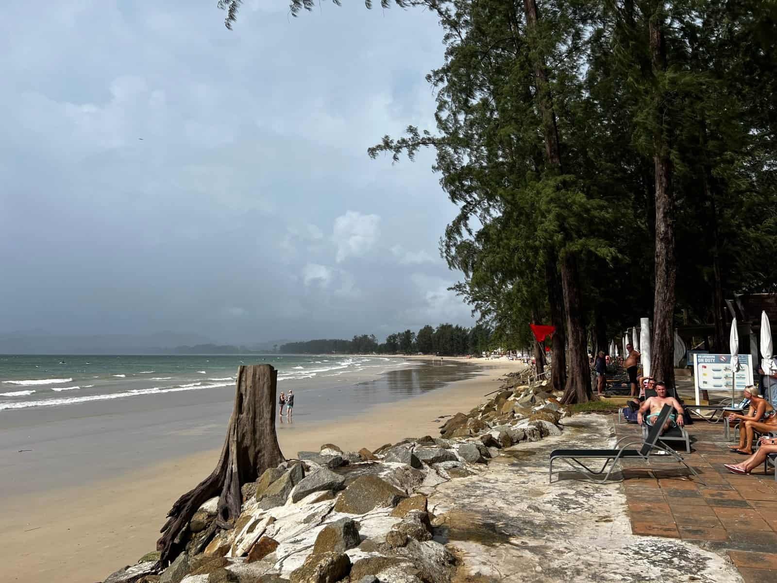 Strandzugang Natursteinmauer Best Western Bangtao