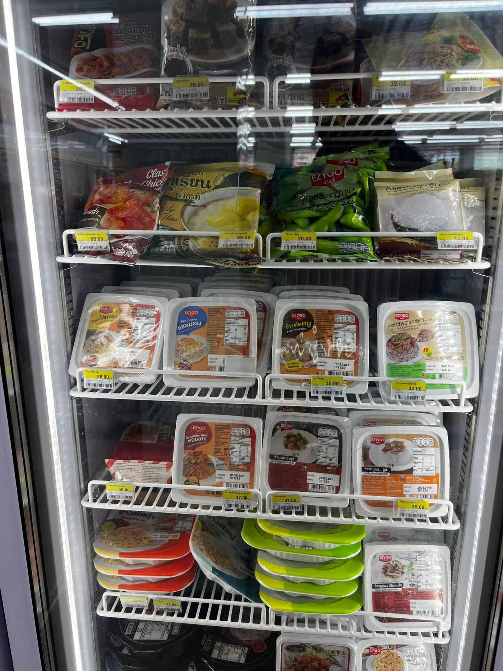 Rice meal boxes green curry and basil pork at 7-Eleven