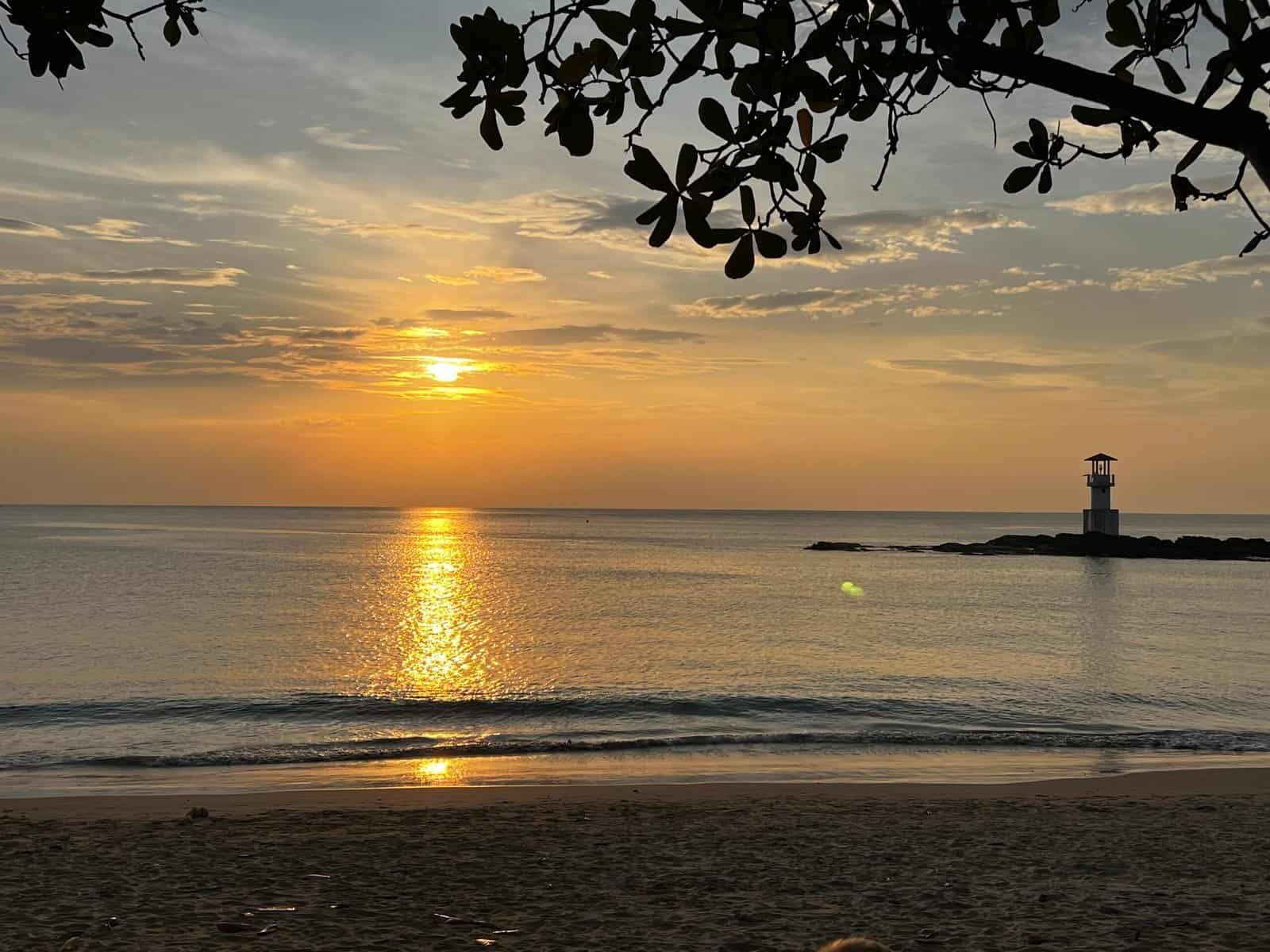 Sonnenuntergang Nang Thong Beach Khao Lak